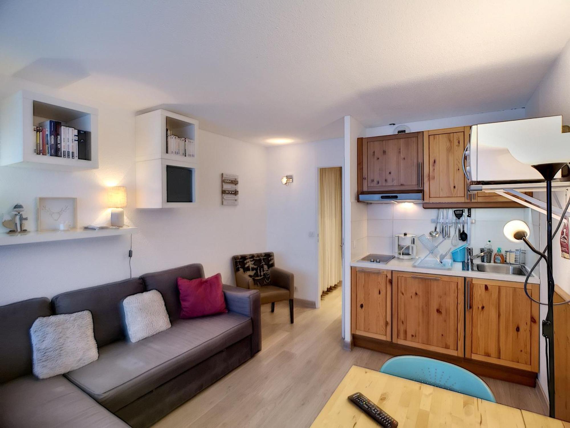Апартаменты Cosy Pour 2 A La Croisette, Les Menuires, Avec Balcon Et Parking - Fr-1-178-337 *